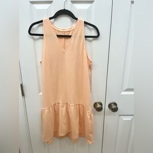 ⭐️3/$22⭐️ A New Day peach sleeveless, V neck ruffle bottom dress size sm…